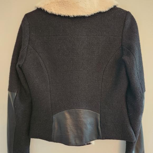 Ivanka Trump Black and Cream Blazer with Faux Leather Sleeves  SIZE 2 - Picture 6 of 6